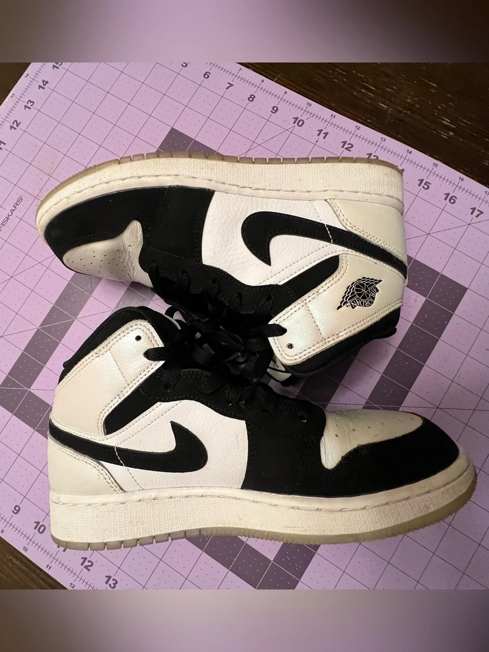 Nike 6.5Y Air Jordan 1 Mid GS White Shadow Black White Sneakers DN4321-100